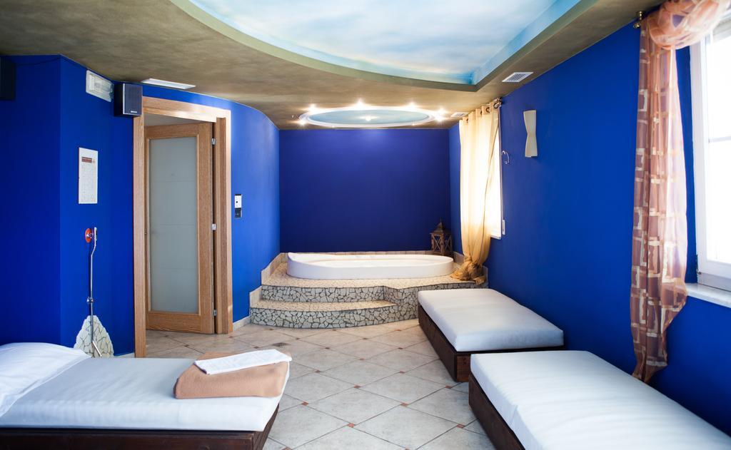 Comfort Hotel Erica Salurn Exterior foto