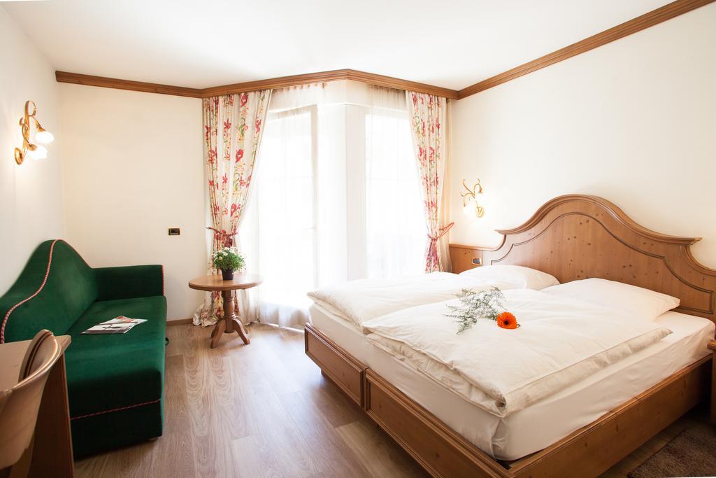 Comfort Hotel Erica Salurn Zimmer foto